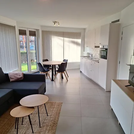 Vakantiestudio Lora Met Tuintje Apartman